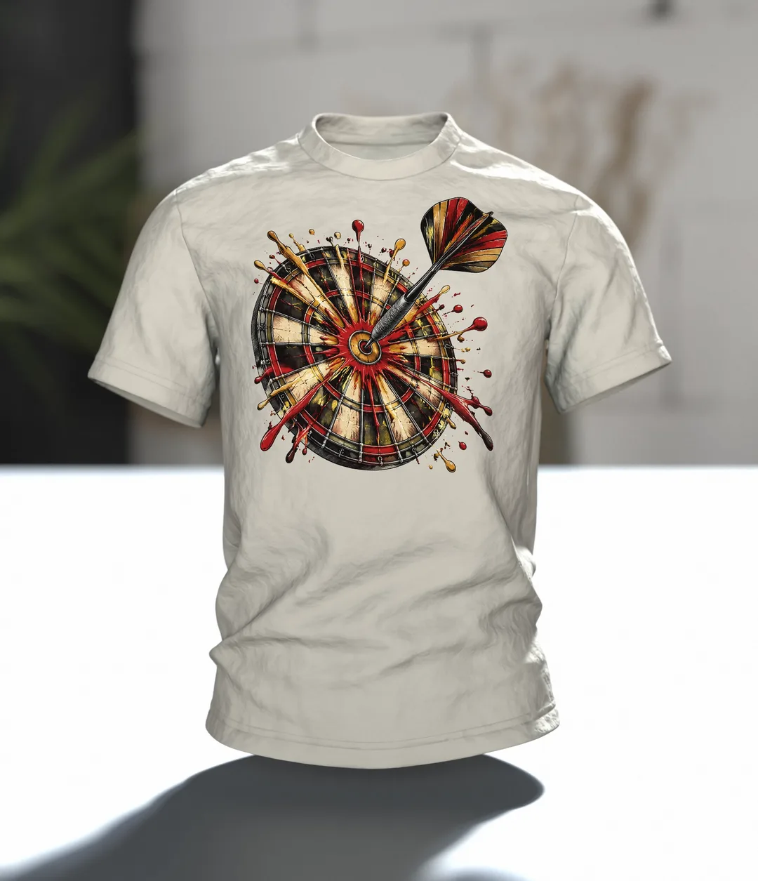 Dart T-Shirt: Dartpfeil im Bullseye mit Farbspritzern, Vintage-Stil, Im Raum