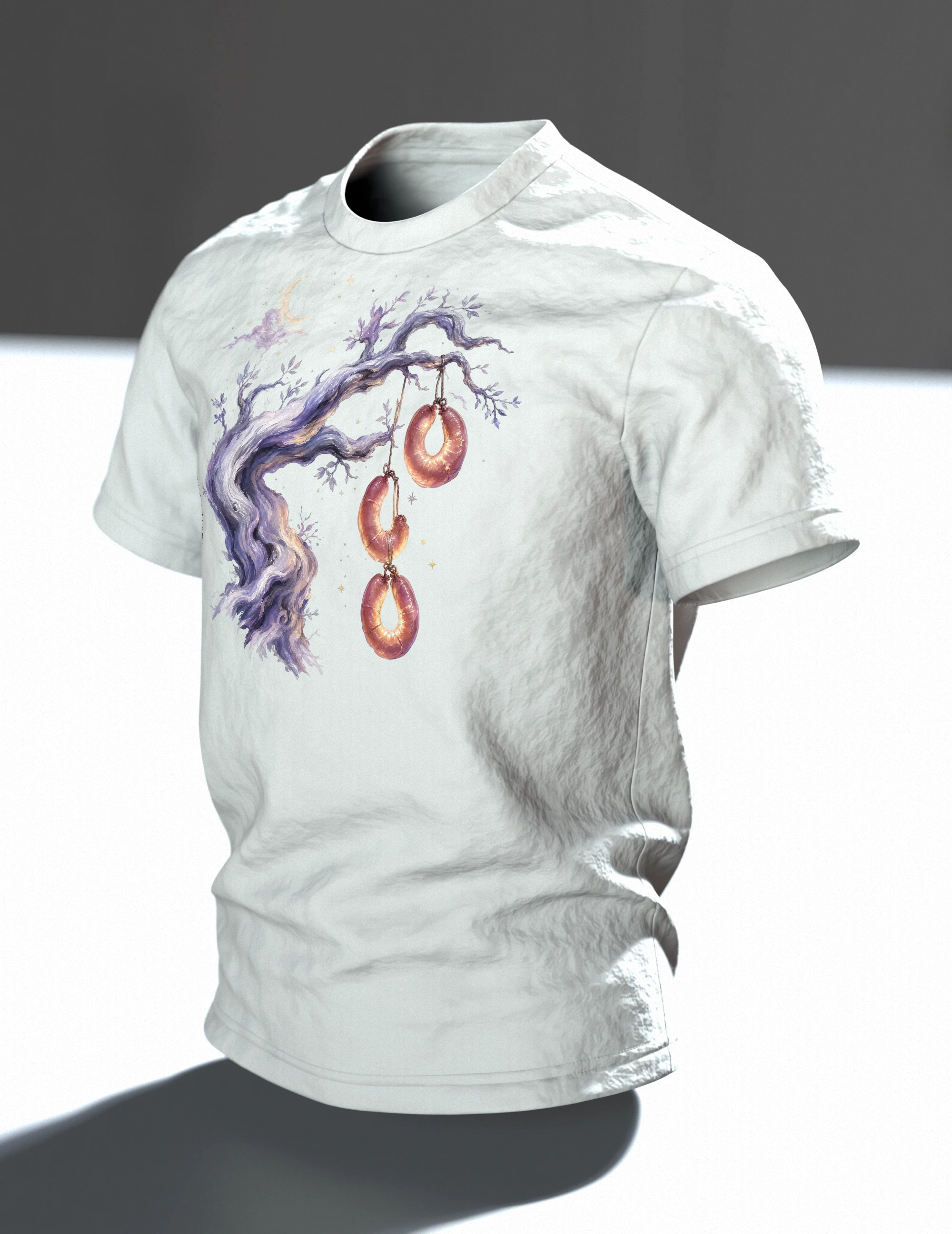 Wurstbaum Märchen T-Shirt, Aquarell-Baum mit Wurst-Ringen unter Mond und Sternen, Im Raum, schräg