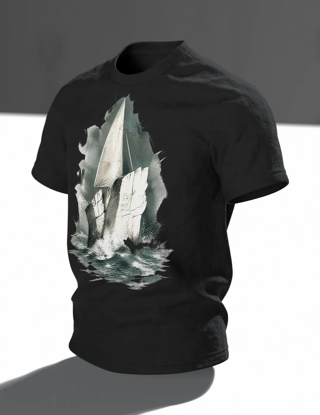 Stevns Klint T-Shirt, Kreideklippe als Segelschiff im Aquarell, Im Raum, schräg