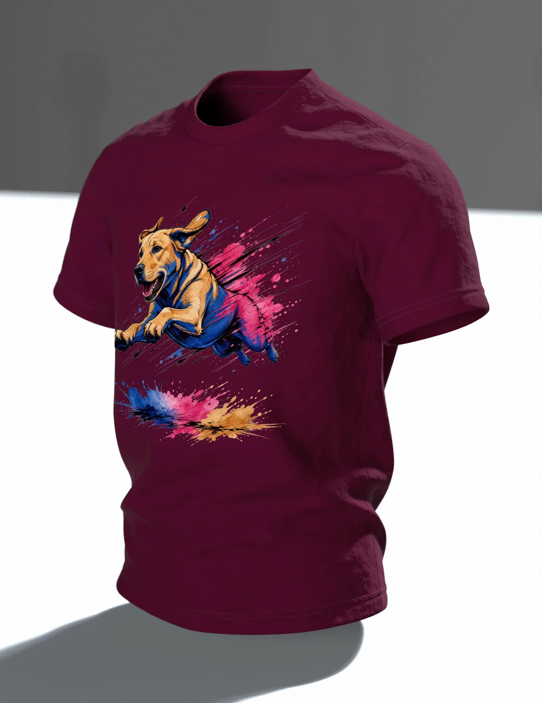 Labrador T-Shirt, springender Hund im Pop-Art-Stil mit Farbklecks-Landung, Im Raum, schräg