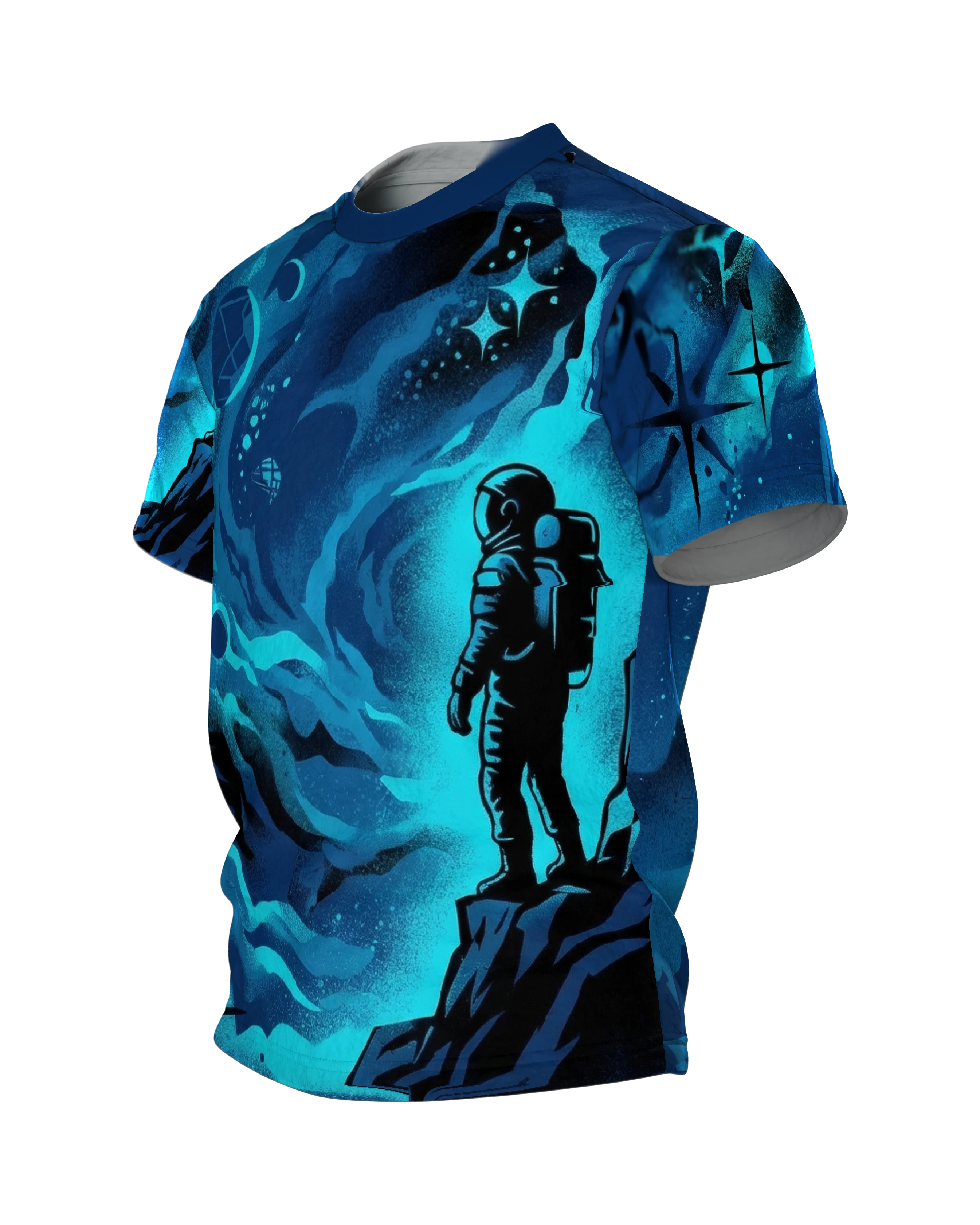 Astronaut Nebel T-Shirt, Raumfahrer auf der Felskante vor gesprühtem Spiralnebel in Marineblau und Türkis, Seitenansicht rechts