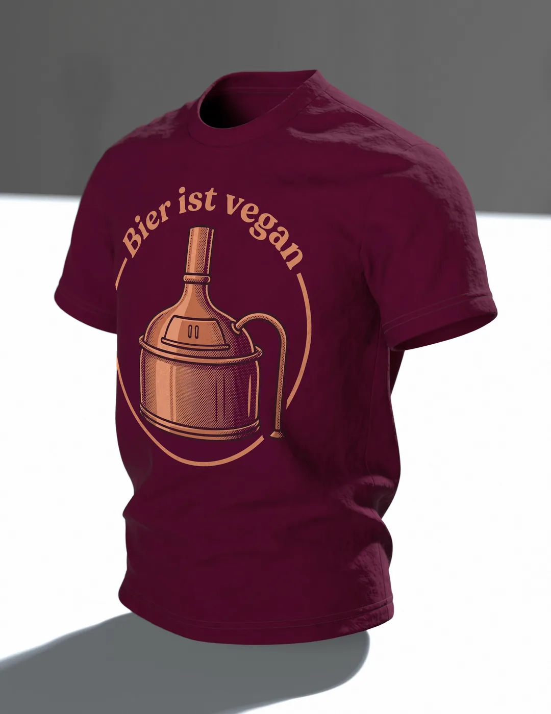 Braukessel T-Shirt "Bier ist vegan", Kupferkessel-Emblem im Retro-Stil, Im Raum, schräg