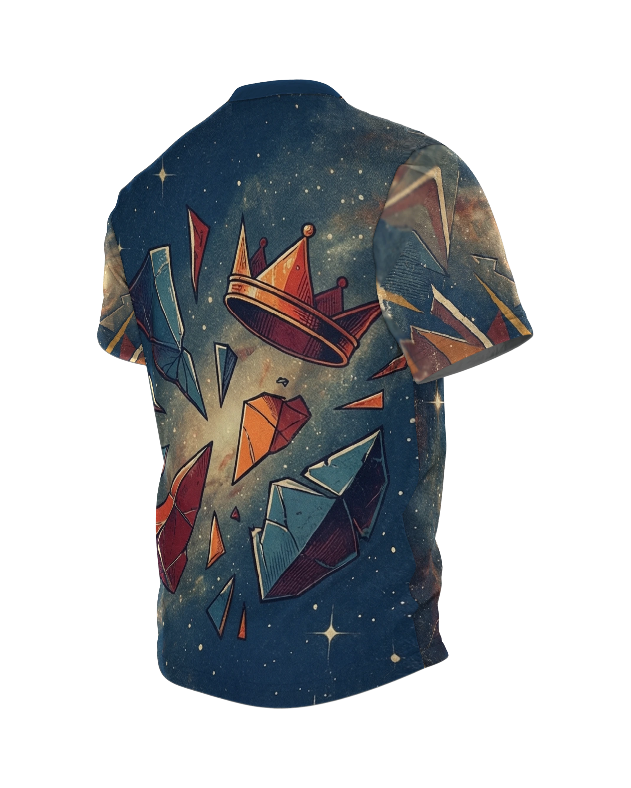 Kosmischer Kreuzritter T-Shirt: Helm und Krone im Sternennebel, Rückseite schräg links