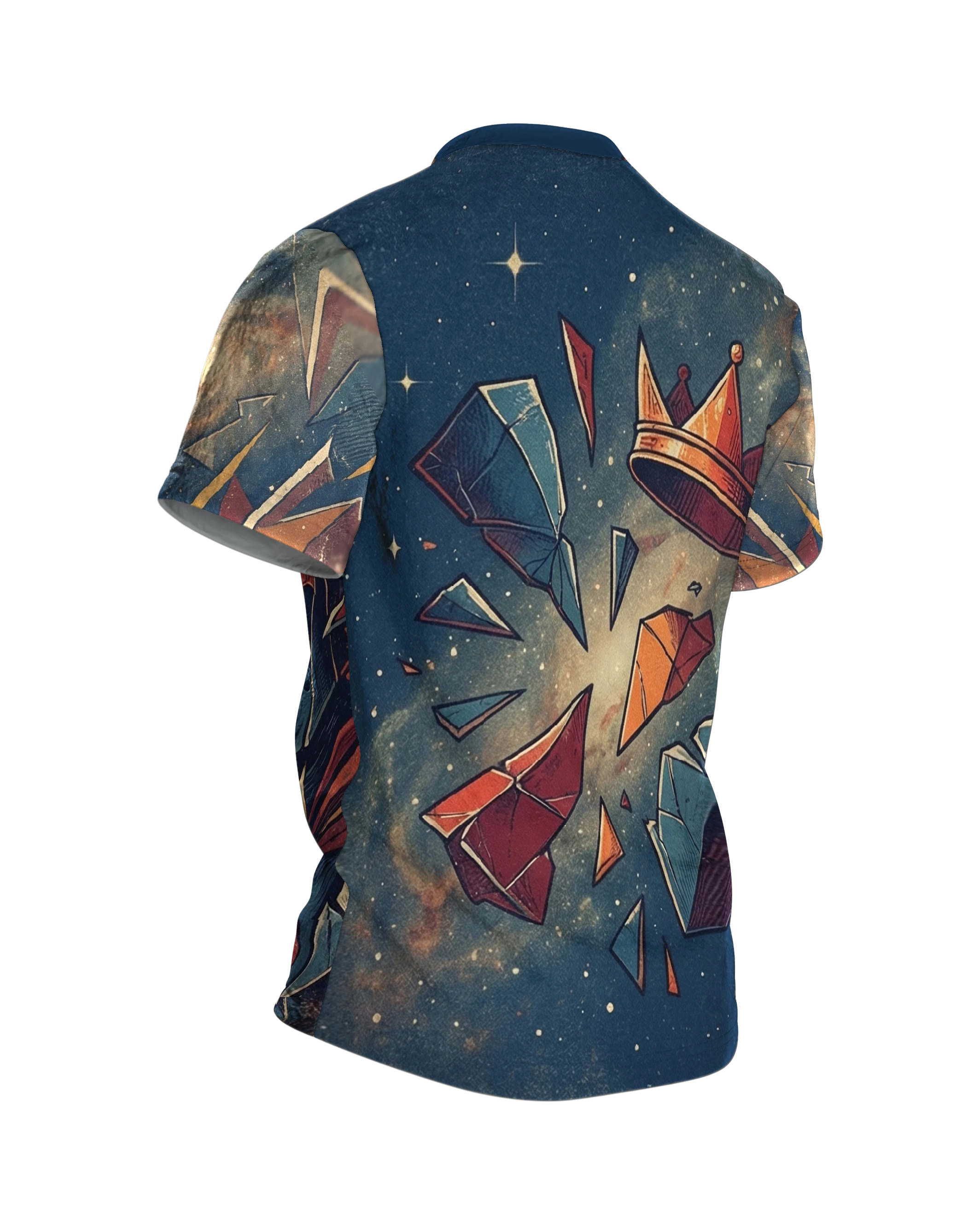 Kosmischer Kreuzritter T-Shirt: Helm und Krone im Sternennebel, Rückseite schräg rechts