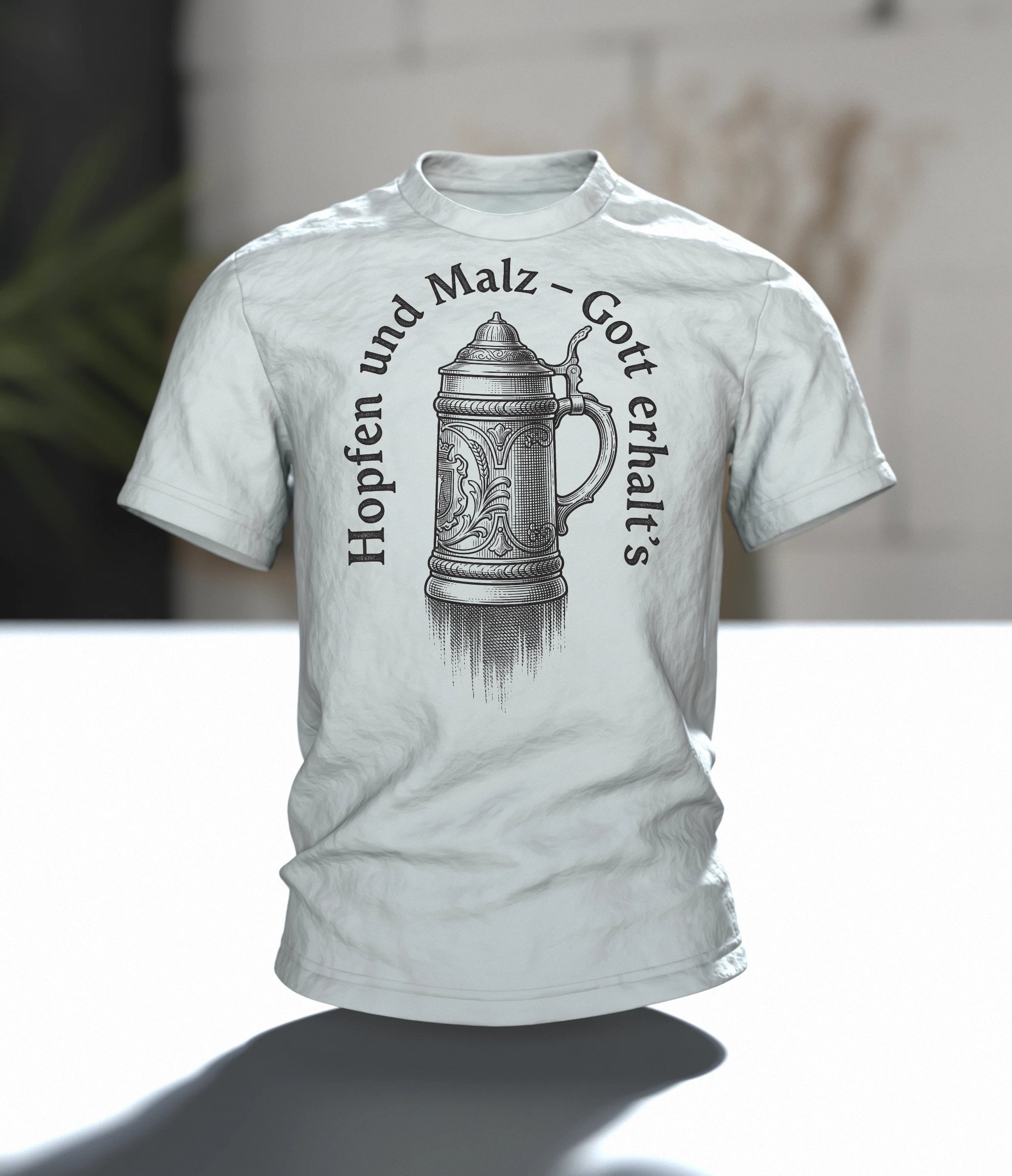 Bierkrug T-Shirt "Hopfen und Malz, Gott erhalt's": Deckelkrug im Kupferstich, Ährengarbe auf dem Rücken, Im Raum