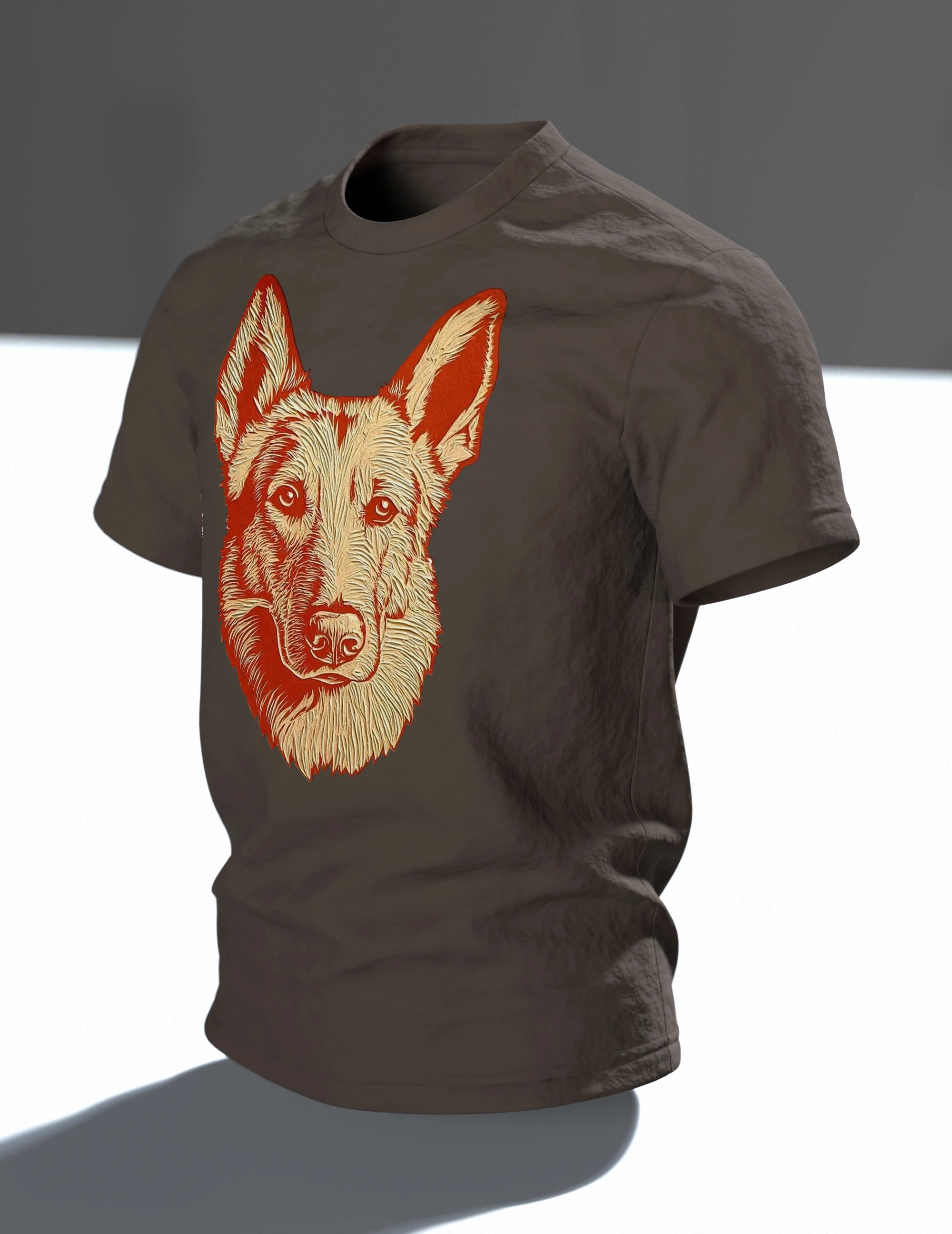 Schäferhund Linolschnitt T-Shirt, Terrakotta-Porträt vorn, Emblem in Gold am Rücken, Im Raum, schräg