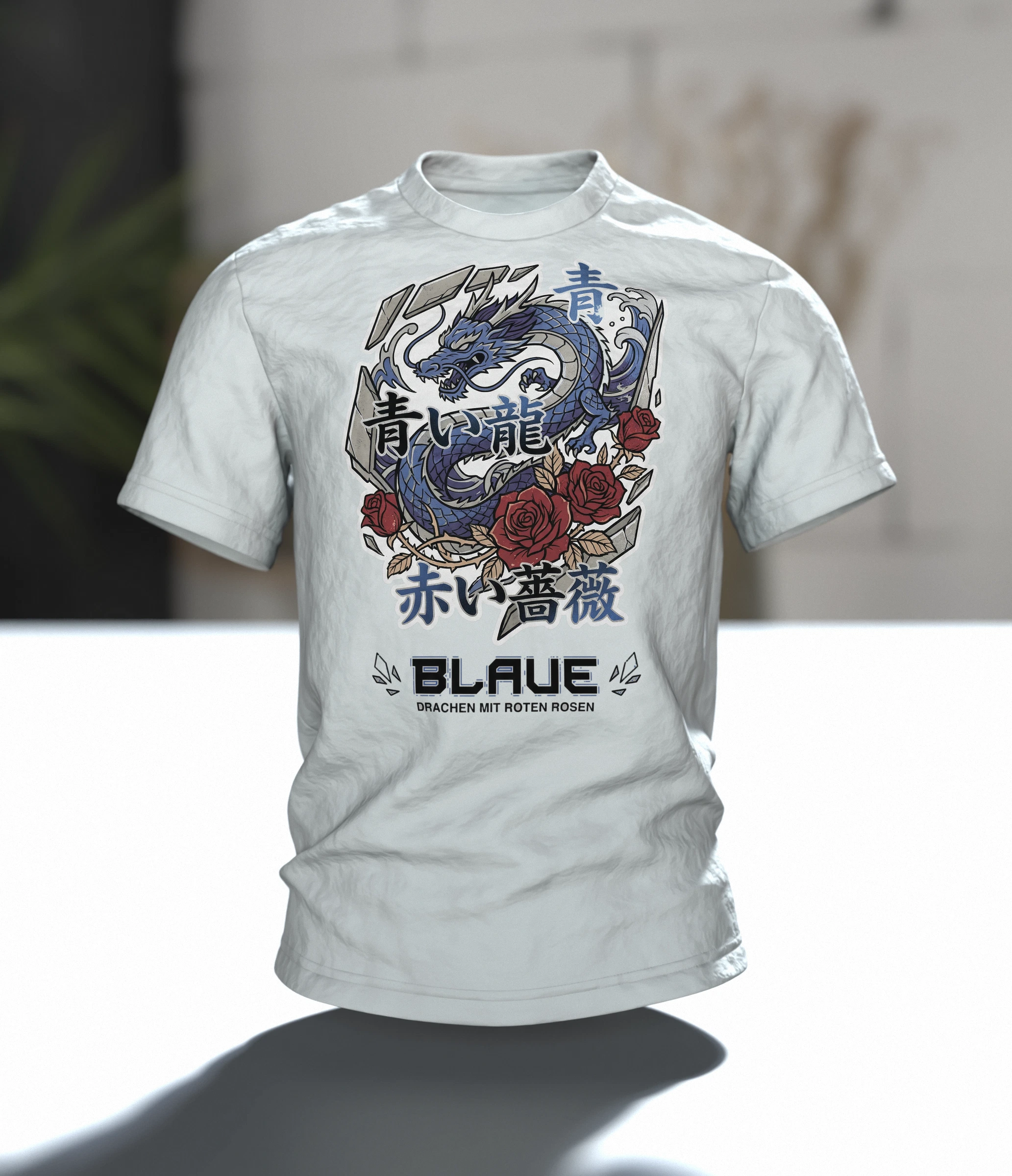 Blauer Drache T-Shirt, Im Raum