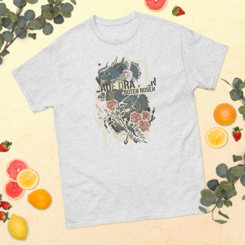 Asiatischer Drache und rote Rosen im Vintage-Collage-Stil T-Shirt