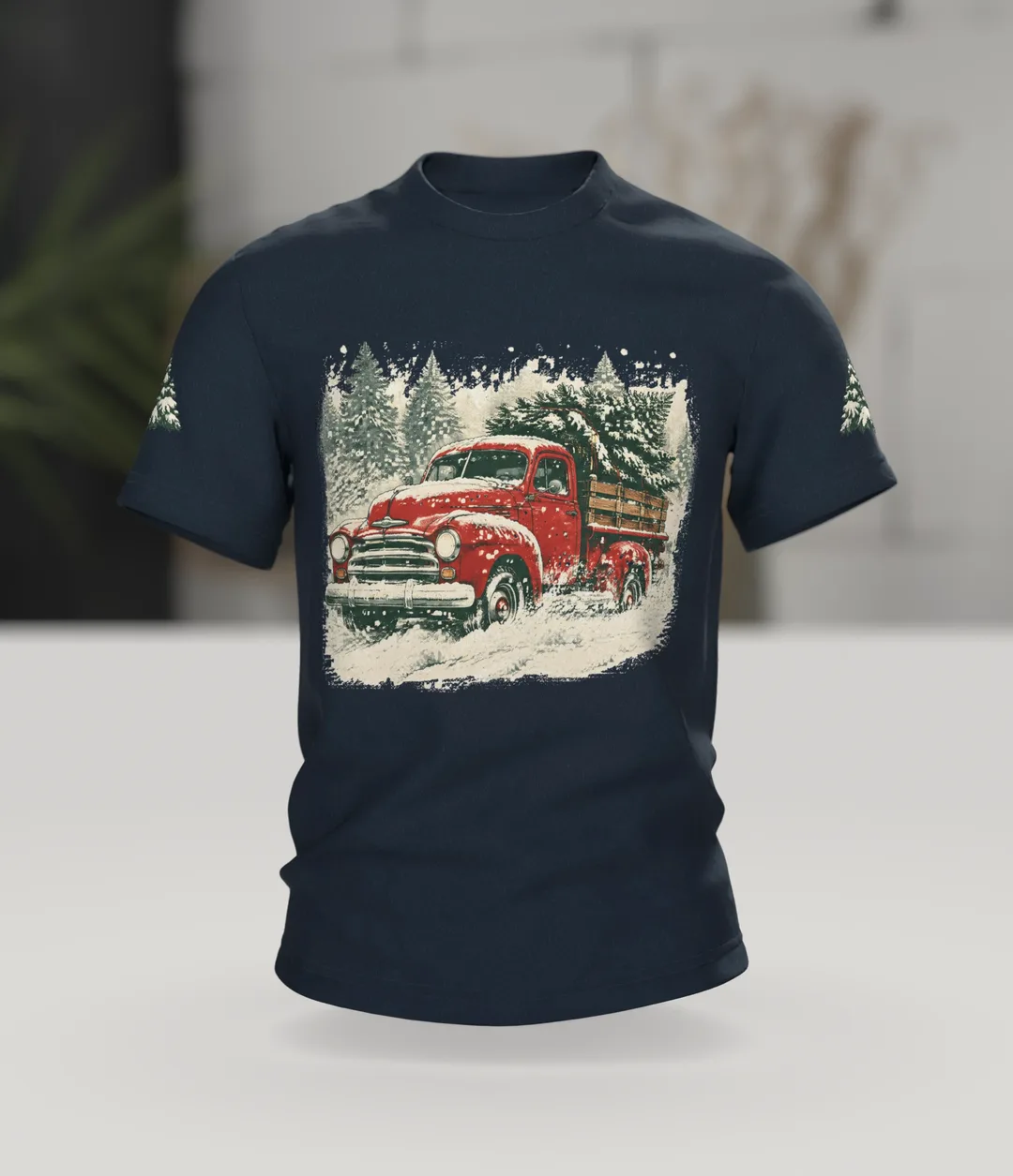 Vintage Truck T-Shirt: roter Truck mit Tannenbaum im Schneesturm, Retro-Stil, Im Raum