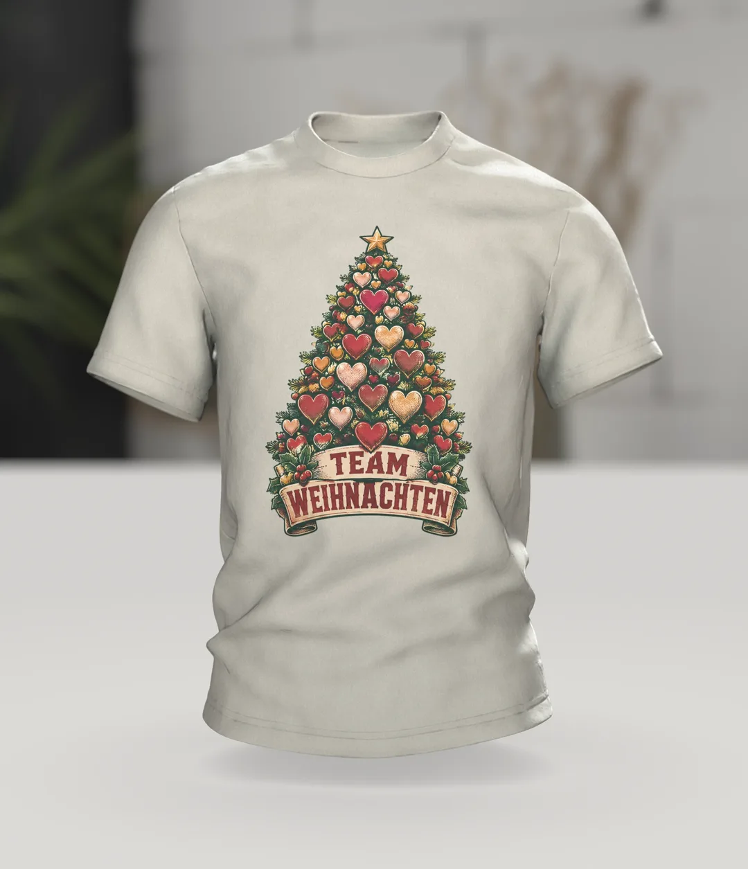 Herz Tannenbaum T-Shirt „TEAM WEIHNACHTEN“ Vintage Weihnachtsshirt Familie, Schlitten auf dem Rücken, Partnerlook Damen Herren, Im Raum
