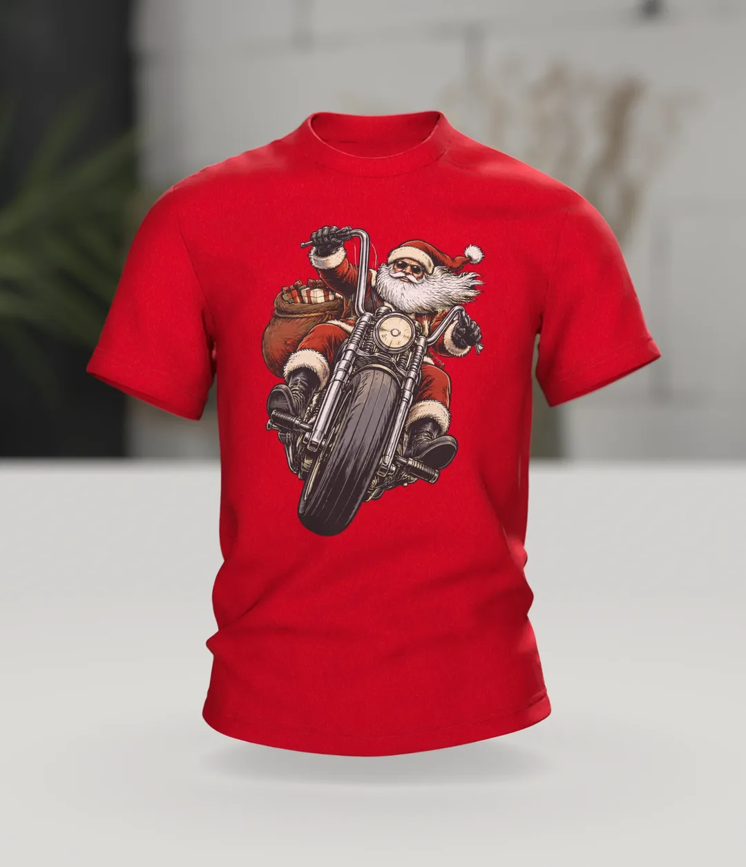 Biker Weihnachtsmann T-Shirt: Santa auf dem Chopper, Im Raum