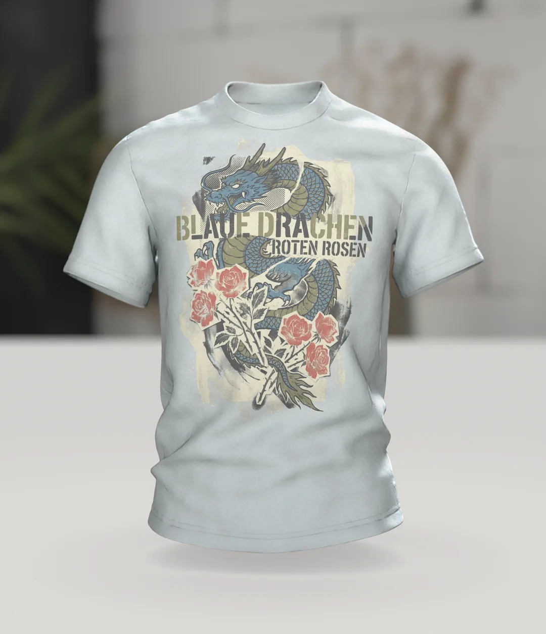 Blaue Drachen Roten Rosen T-shirt: Asian dragon in a vintage print, In context