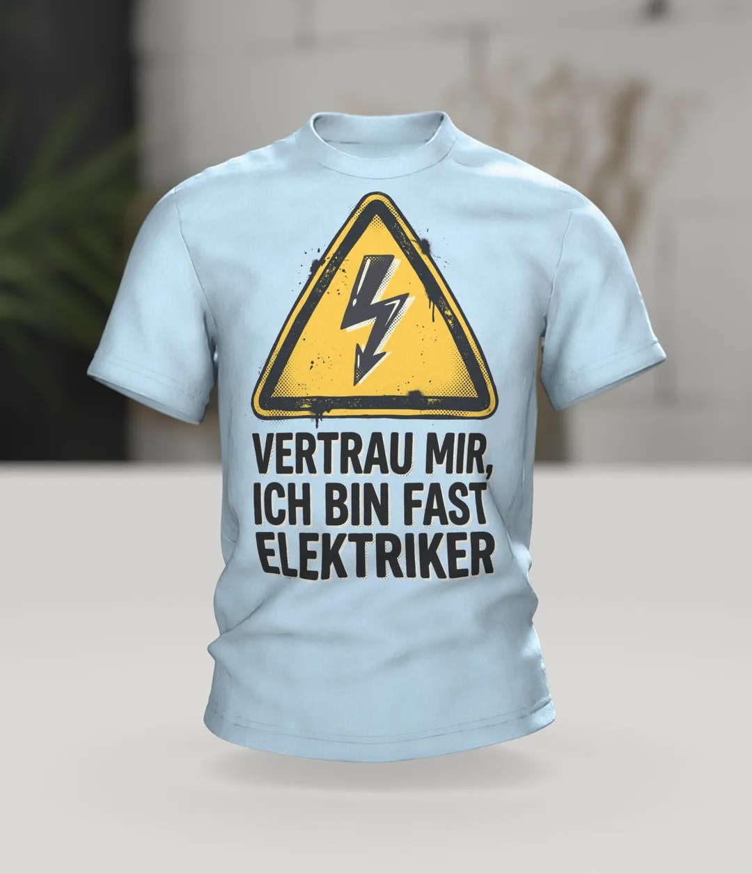Electrician T-shirt "Vertrau mir, ich bin fast Elektriker", warning triangle with bolt in halftone print, In context