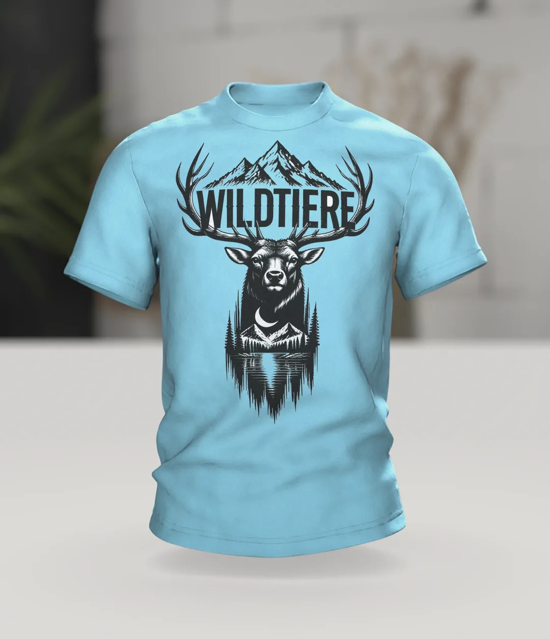 Hirsch T-Shirt „Wildtiere“: Hirschkopf mit Bergsee, Im Raum