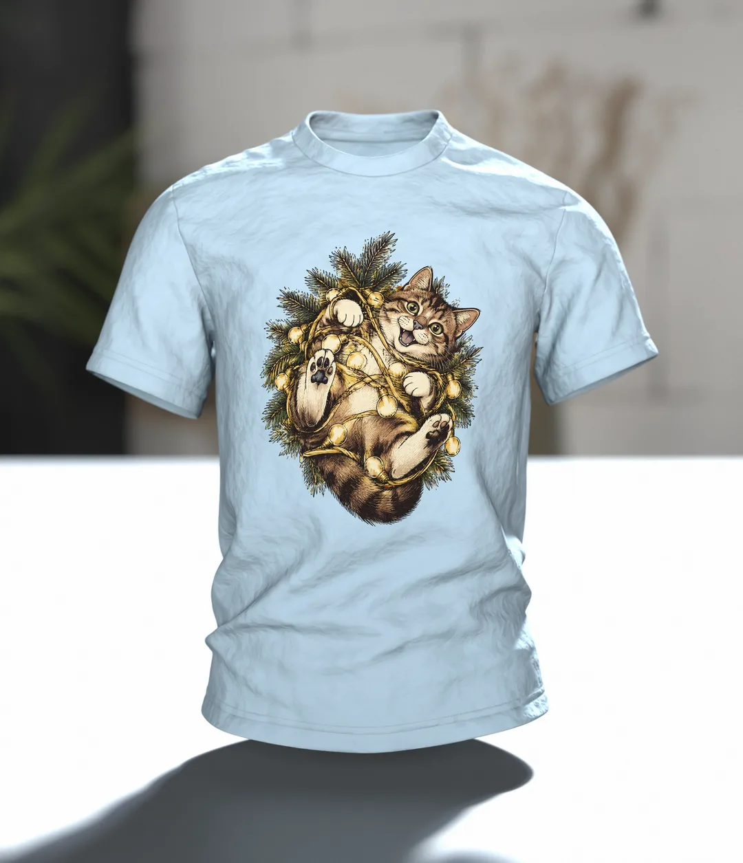 Katze in der Lichterkette T-Shirt, Im Raum