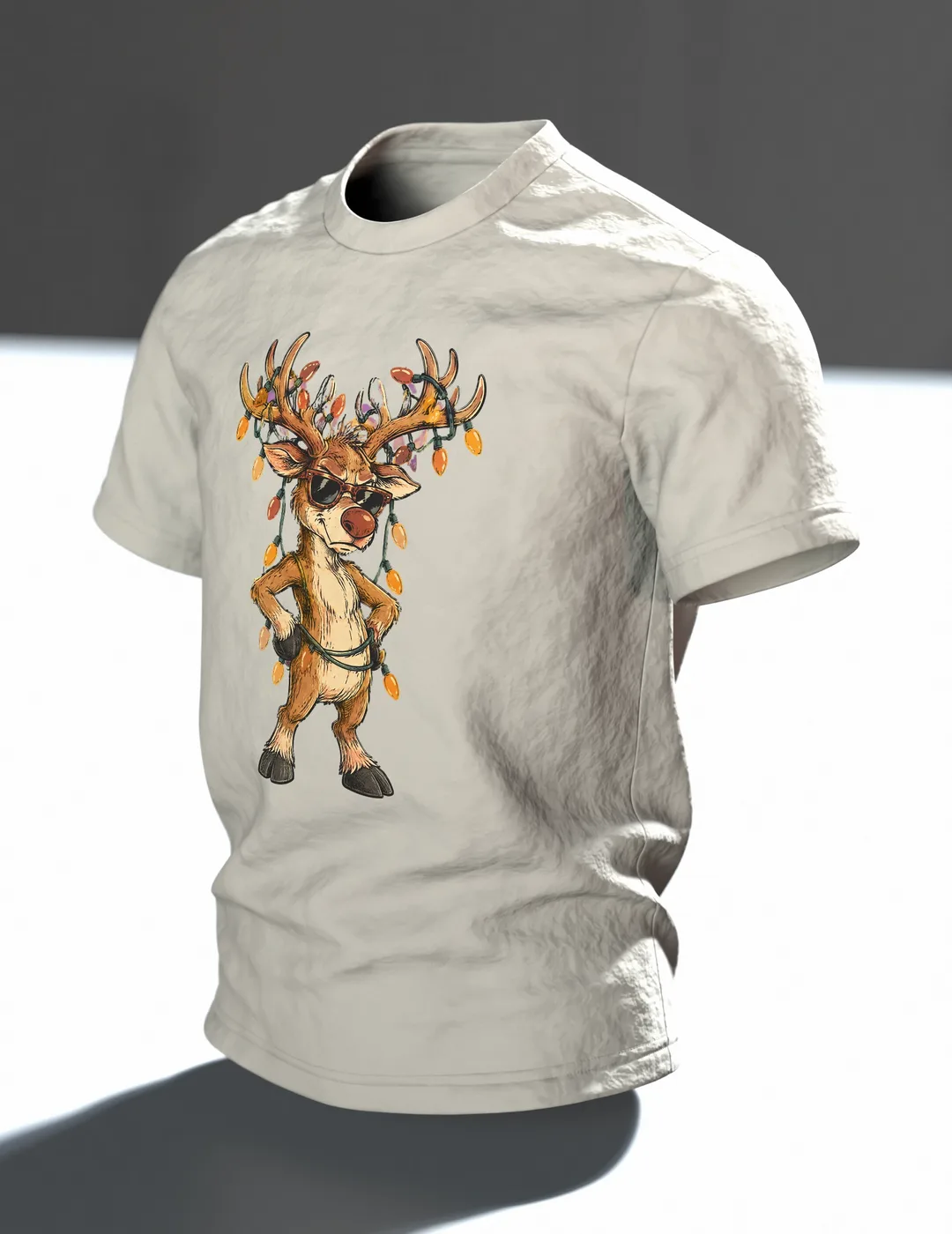 Rentier mit Sonnenbrille T-Shirt: grimmig, Lichterkette im Geweih, Retro Comic, lustig zu Weihnachten, Herren und Damen, Im Raum, schräg