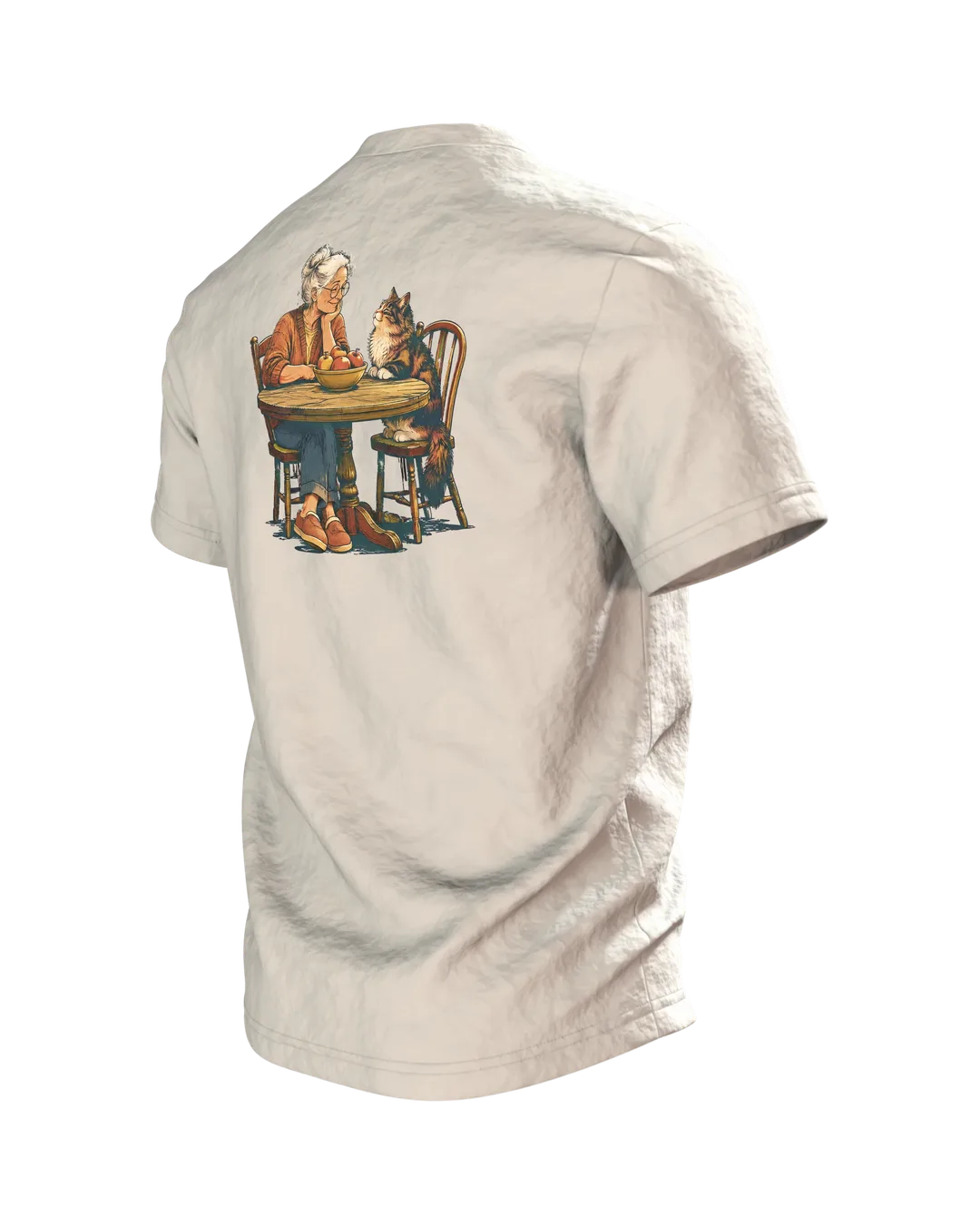 Katzen Oma T-Shirt: Kaffee am Fenster, warme Vintage-Illustration vorn und zweite Szene am Holztisch hinten, Rückseite schräg links