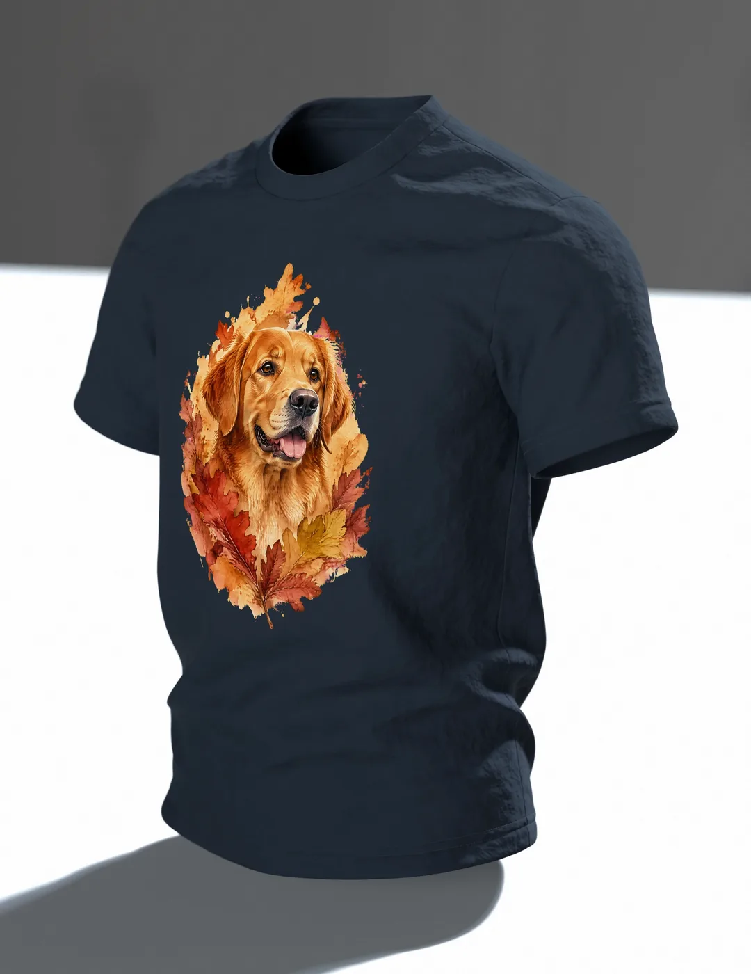 Golden Retriever Aquarell T-Shirt, Entwurfsfassung, Im Raum, schräg