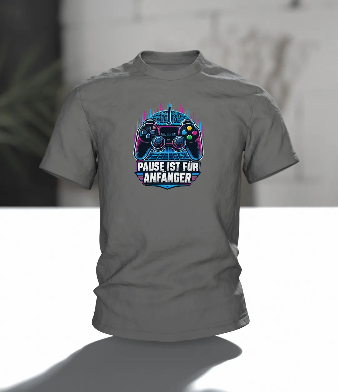 Pause ist für Anfänger Gamepad T-Shirt, Entwurfsfassung, Im Raum