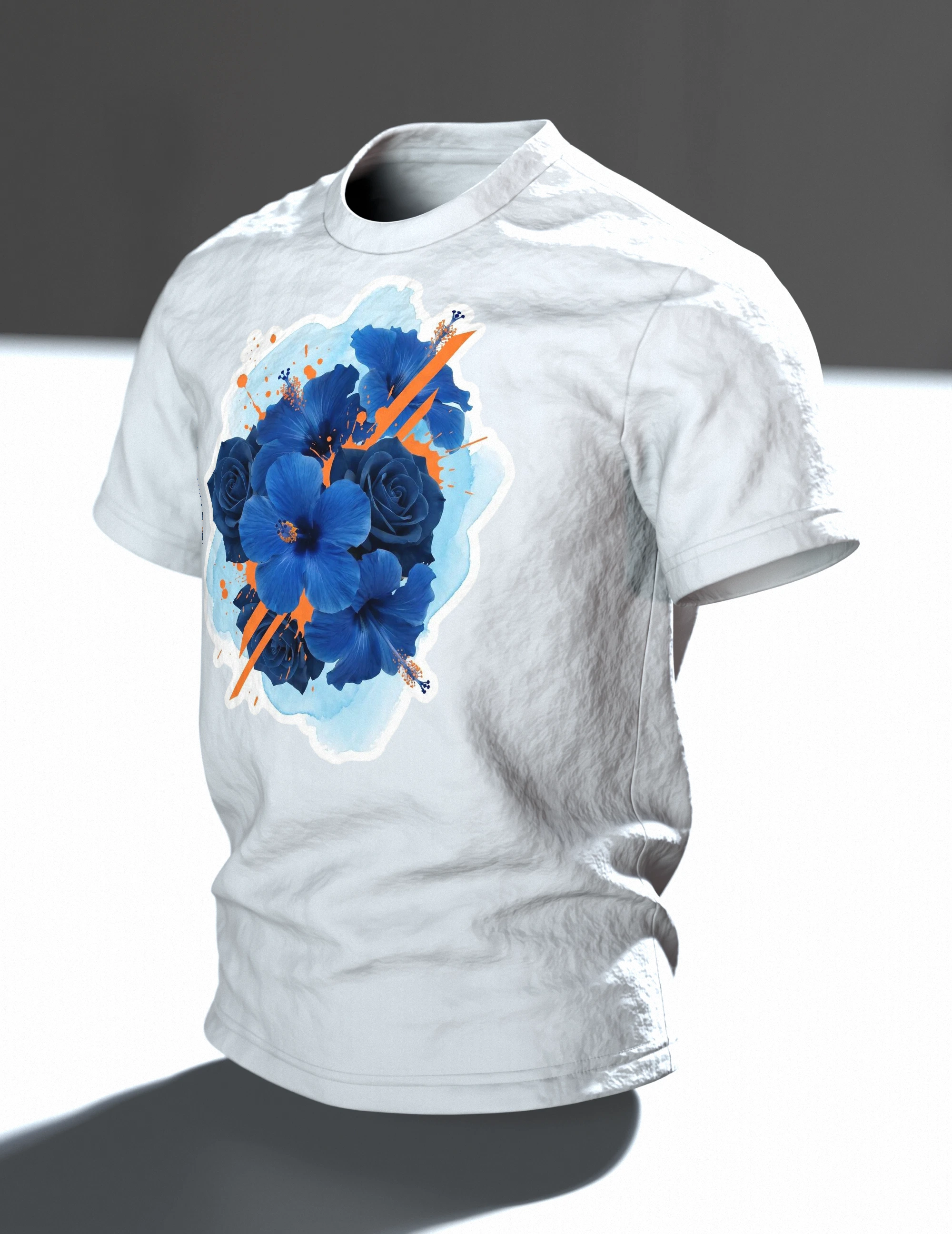 Hibiskus Rosen T-Shirt: Blaues Bouquet mit Orange-Akzenten, Im Raum, schräg